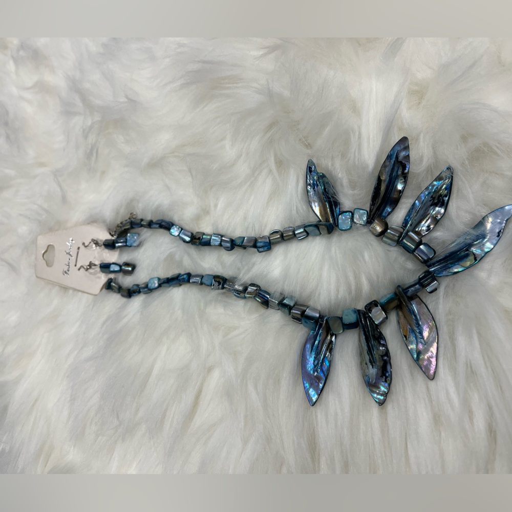 Shell Jewelry Set - Picture 2 of 3